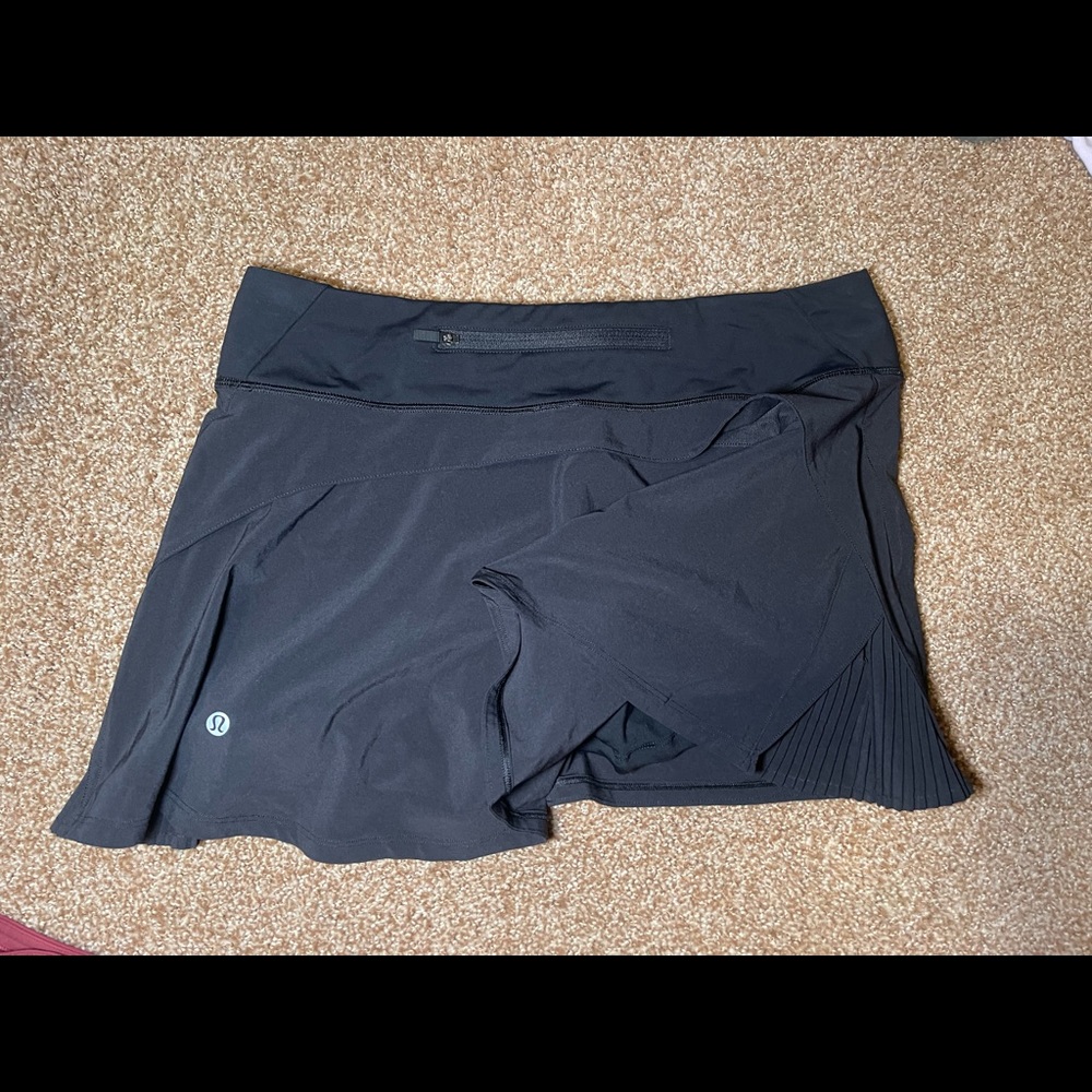 Black lululemon skirt